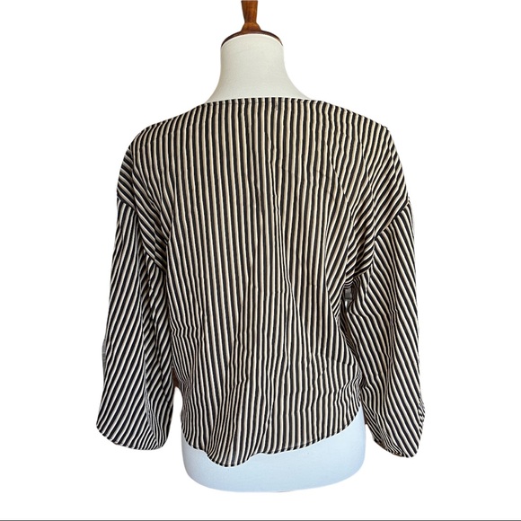 Honey Belle Striped Front Center Tie Wrapped Cropped V Neck Blouse New Medium - Picture 6 of 10